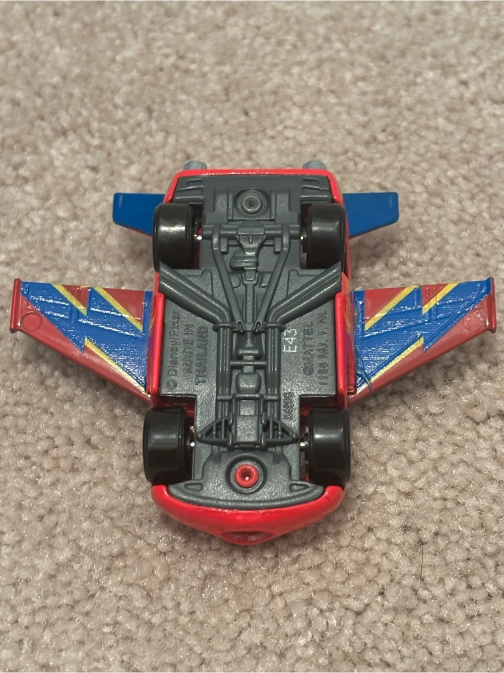 Disney Pixar Cars Tale Flight Lightening McQueen Hawk Diecast Car Toy Air Mater